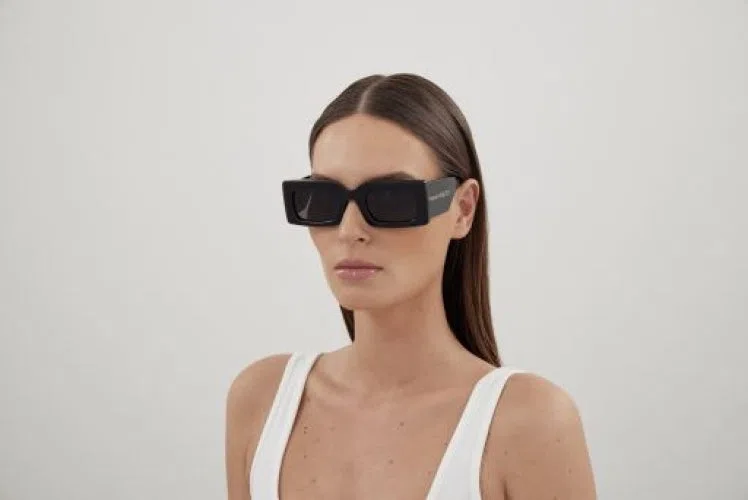 Alexander McQueen AM0433S Sunglasses - view 13